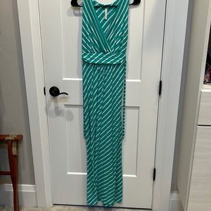 Gilli Maxi dress. Sea green with white. Super soft and chic. Size 4
